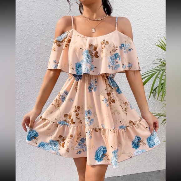 Boho floral print cold shoulder dress - Picture 3 of 5